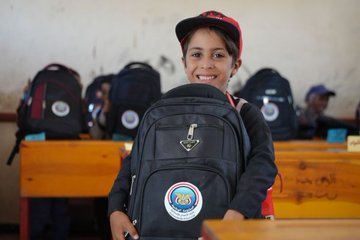 مشروع الحقيبة المدرسية في مديرية الشمايتين بريف تعز